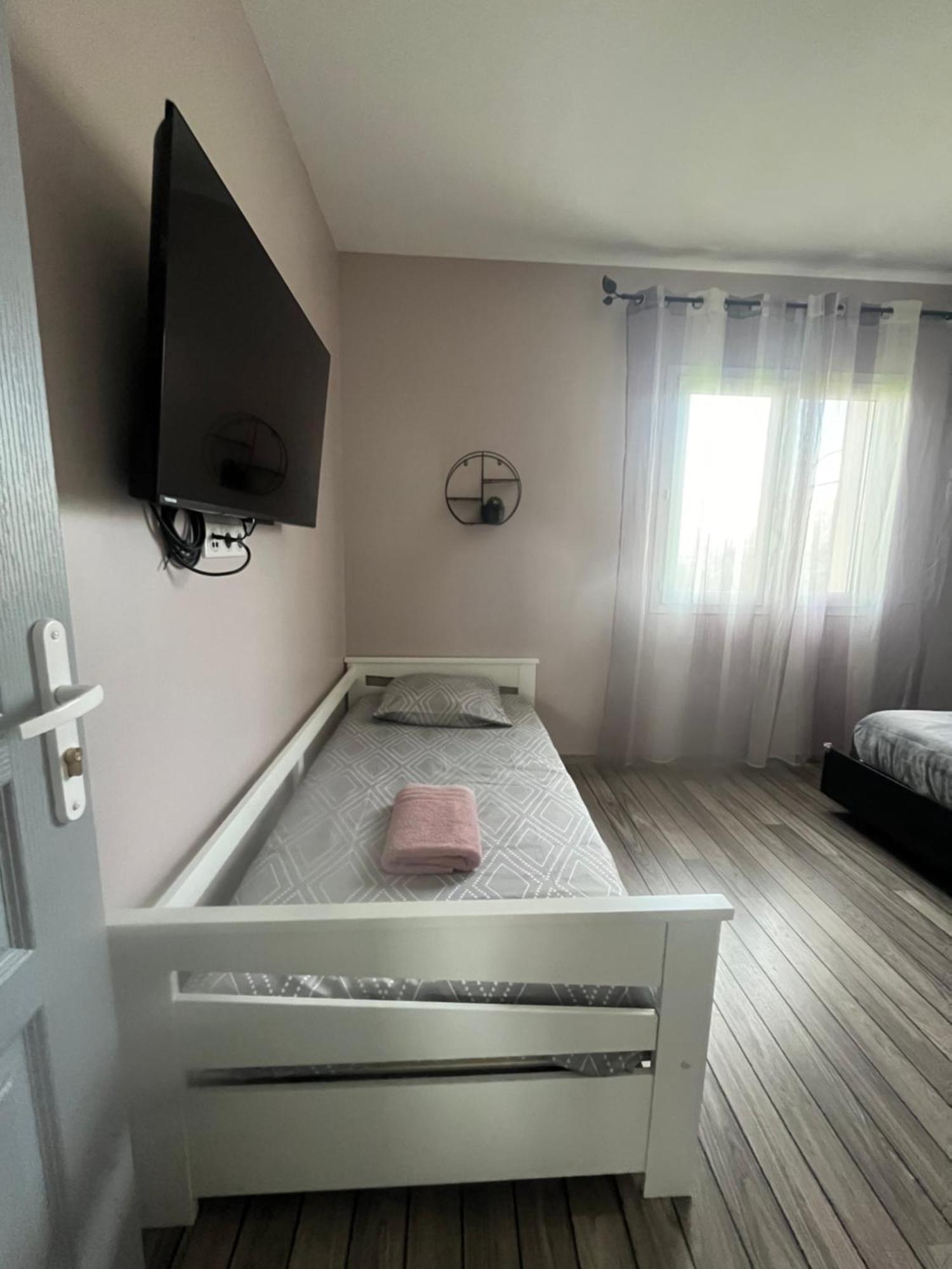 Chambres D'Hotes Chez Estelle Creches-sur-Saone Exterior photo